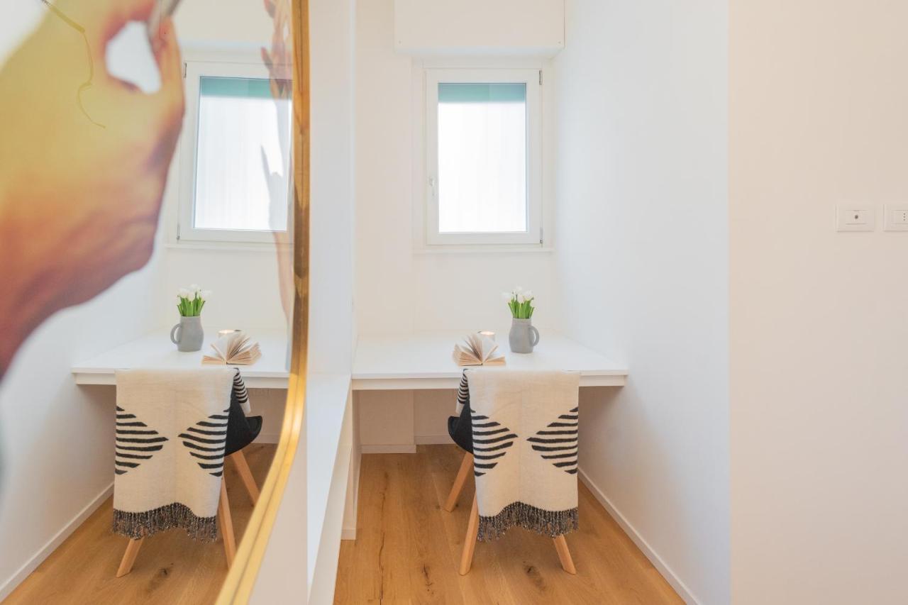 A Step From The Lake Apartment By Rent All Como Exterior photo