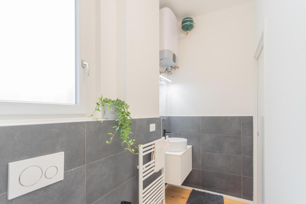 A Step From The Lake Apartment By Rent All Como Exterior photo